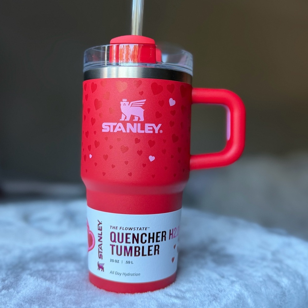 Stanley Ruby Hearts red w / hearts Valentine’s Day Quencher tumbler 20oz